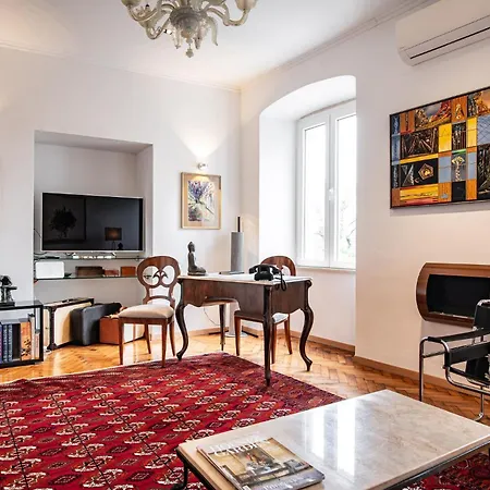 アパート Secret Garden By Duhomes