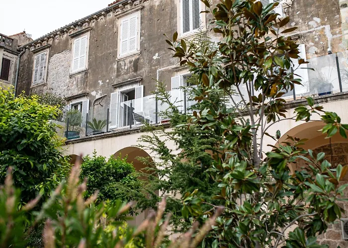 Secret Garden By Duhomes